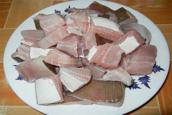 Nguyên liệu thịt cá trôi để làm món bún cá